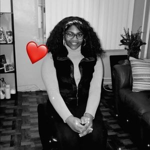 Meet your Posher, Kaila